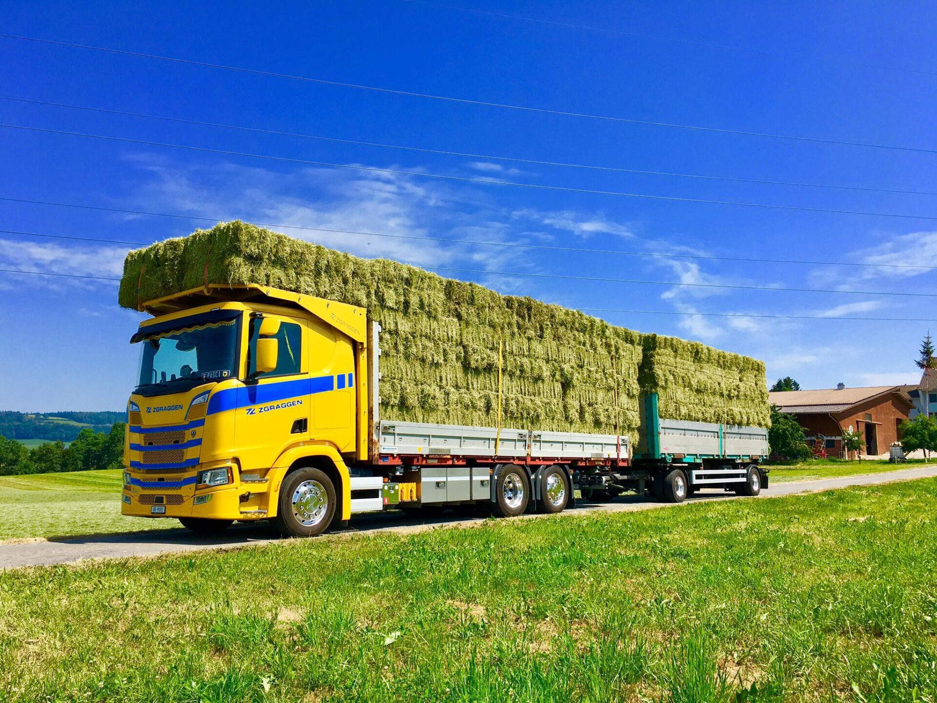 3 Achs LKW mit 2 Achs Anhänger